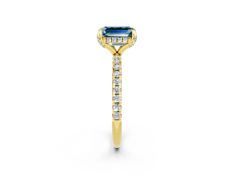 Yellow gold Emerald Cut Diamond Solitaire Ring with Four-Prong Setting and Pavé Band_2