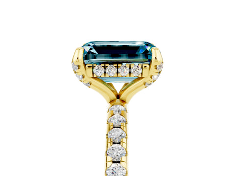 Yellow gold Emerald Cut Diamond Solitaire Ring with Four-Prong Setting and Pavé Band_5