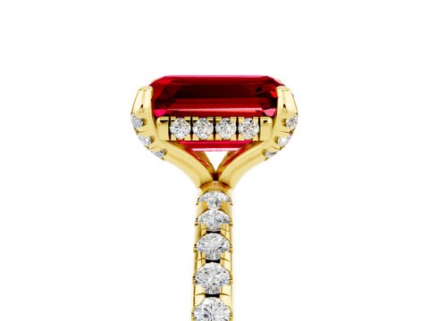 Yellow gold Emerald Cut Diamond Solitaire Ring with Four-Prong Setting and Pavé Band_5