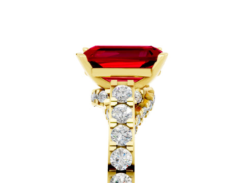Yellow gold Emerald Cut Diamond Solitaire Ring with Pavé Band and Prong Setting_5