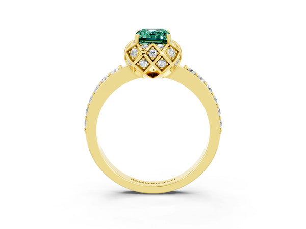 Yellow gold Emerald Cut Green Sapphire Scalloped Halo Engagement Ring with Round Shared Prong Band