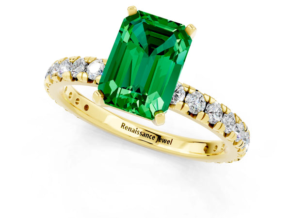 Yellow gold Emerald Cut Emerald Pavé Solitaire Ring with Round Band and Prong Setting