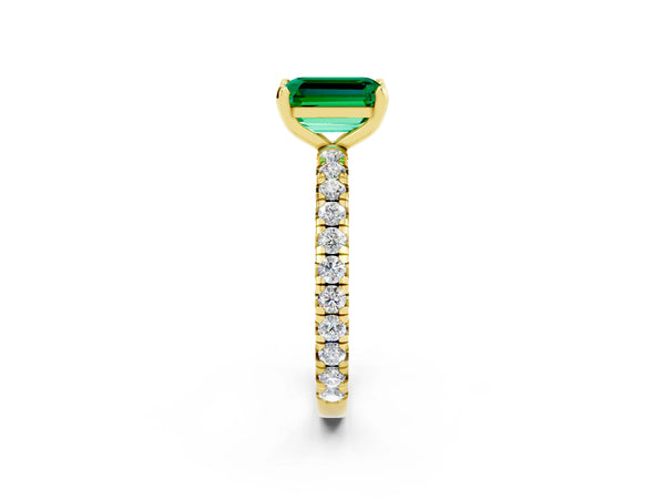 Yellow gold Emerald Cut Emerald Pavé Solitaire Ring with Round Band and Prong Setting
