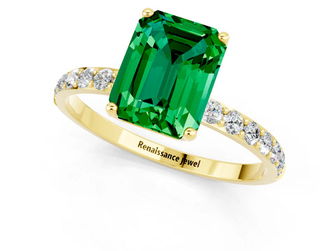Yellow gold Emerald Cut Emerald Solitaire Engagement Ring with Pavé Band and Prong Setting_1