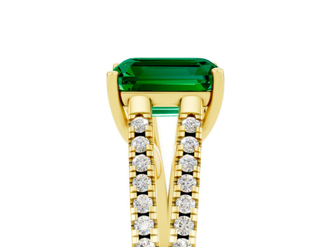 Yellow gold Emerald Cut Emerald Solitaire Engagement Ring with Split Shank Pavé Band_5