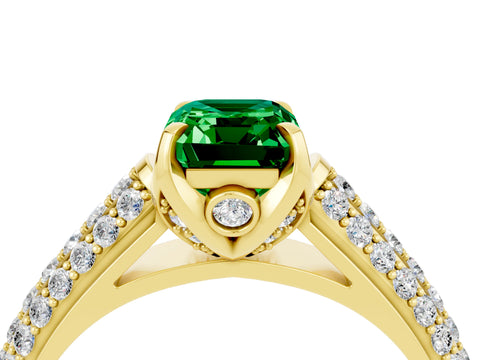 Yellow gold Emerald Cut Emerald Solitaire Ring with Three-Row Pavé Band and Four-Prong Setting_16