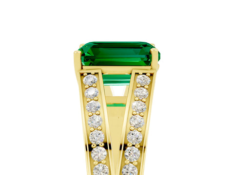 Yellow gold Emerald Cut Emerald Split Shank Ring with Pavé Band and Four-Prong Setting_5