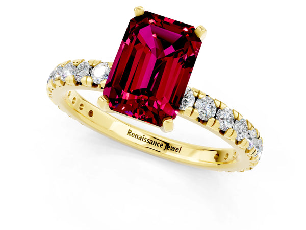 Yellow gold Emerald Cut Garnet Pavé Solitaire Ring with Round Band and Prong Setting
