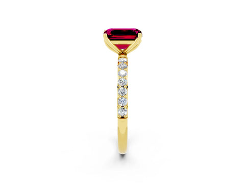 Yellow gold Emerald Cut Garnet Solitaire Engagement Ring with Pavé Band and Prong Setting_2