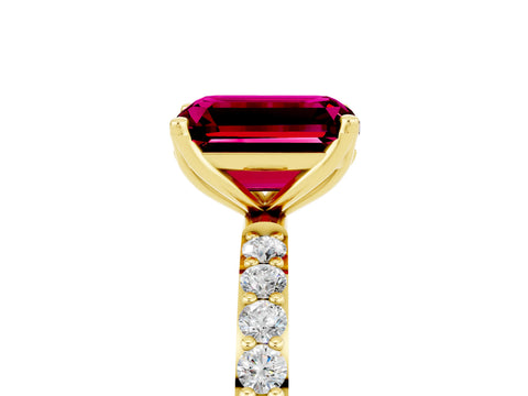 Yellow gold Emerald Cut Garnet Solitaire Engagement Ring with Pavé Band and Prong Setting_5