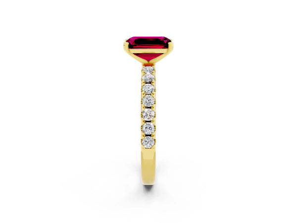 Yellow gold Emerald Cut Garnet Solitaire Pavé Band with Four-Prong Setting