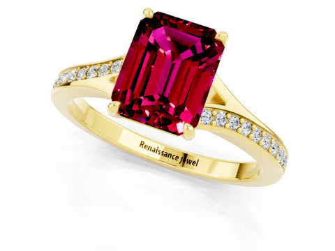 Yellow gold Emerald Cut Garnet Solitaire Ring with Pavé Band and Prong Setting_1