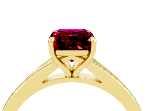 Yellow gold Emerald Cut Garnet Solitaire Ring with Pavé Band and Prong Setting_40