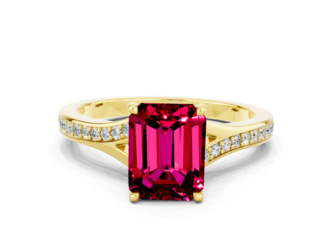 Yellow gold Emerald Cut Garnet Solitaire Ring with Pavé Band and Prong Setting