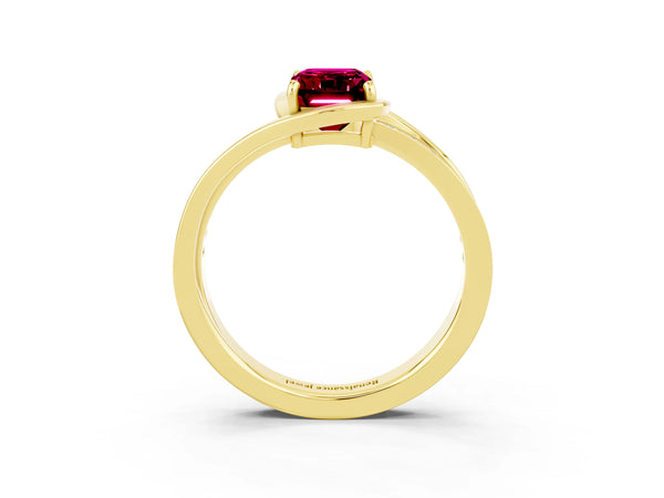 Yellow gold Emerald Cut Garnet Solitaire Ring with Split Shank and Prong Setting