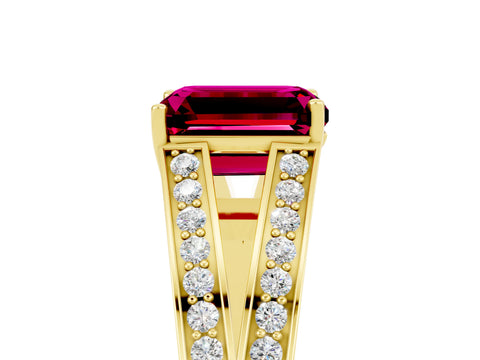 Yellow gold Emerald Cut Garnet Split Shank Ring with Pavé Band and Four-Prong Setting_17