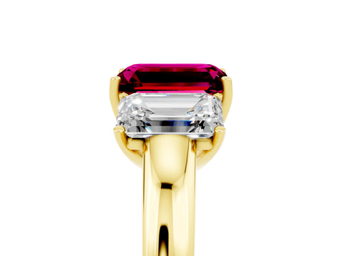 Yellow gold Emerald Cut Garnet Three-Stone Ring with Four-Prong Setting and Classic Band_5