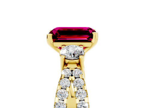 Yellow gold Emerald Cut Garnet Three-Stone Ring with Pavé Split Shank and Four-Prong Setting_5