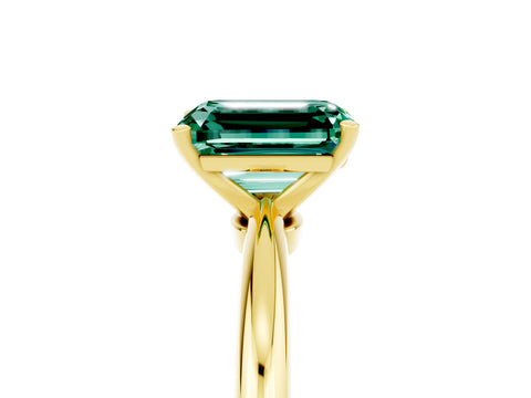 Yellow gold Emerald Cut Green Sapphire Solitaire Ring with Six-Prong Setting and Classic Band_5