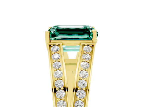 Yellow gold Emerald Cut Green Sapphire Split Shank Ring with Pavé Band and Four-Prong Setting_5