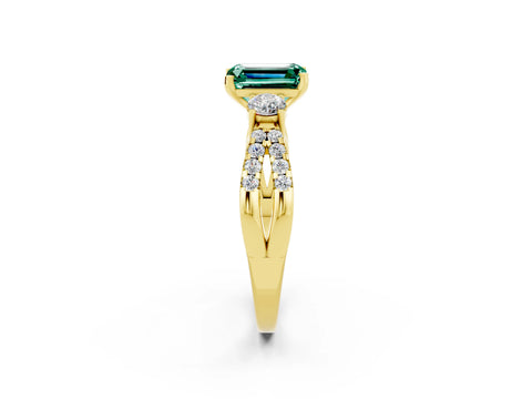 Yellow gold Emerald Cut Green Sapphire Three-Stone Ring with Pavé Split Shank and Four-Prong Setting_2