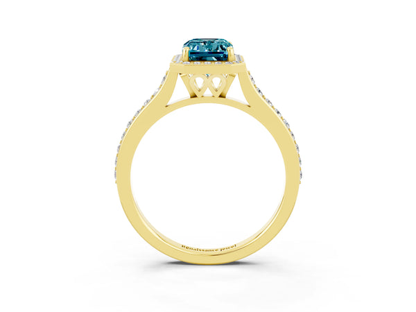 Yellow gold Emerald Cut Halo Round Diamond Pavé Band with Four-Prong Setting
