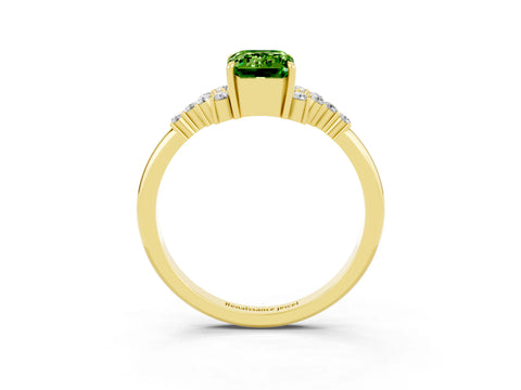 Yellow gold Emerald Cut Peridot Ring with Side Stones and Four-Prong Setting_39