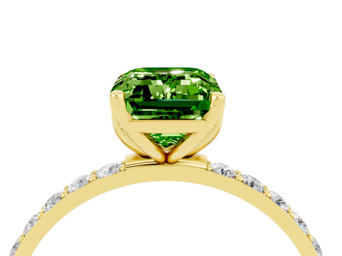 Yellow gold Emerald Cut Peridot Solitaire Engagement Ring with Pavé Band and Prong Setting_4