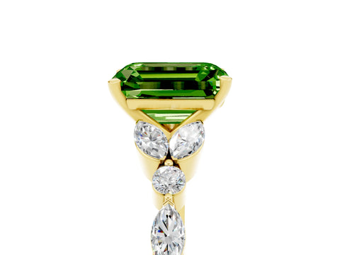 Yellow gold Emerald Cut Peridot Solitaire Ring with Side Stones and Four-Prong Setting_17
