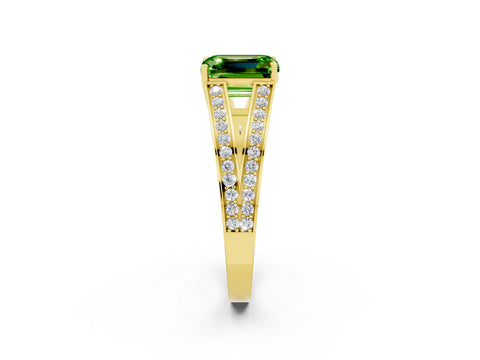 Yellow gold Emerald Cut Peridot Split Shank Ring with Pavé Band and Four-Prong Setting_2