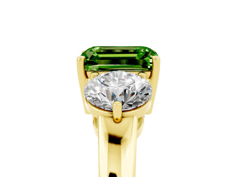 Yellow gold Emerald Cut Peridot Three-Stone Ring with Prong Setting and Classic Band_5