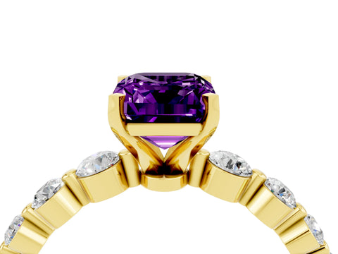 Yellow gold Emerald Cut Solitaire Amethyst Ring with Pave Band and Four-Prong Setting_4