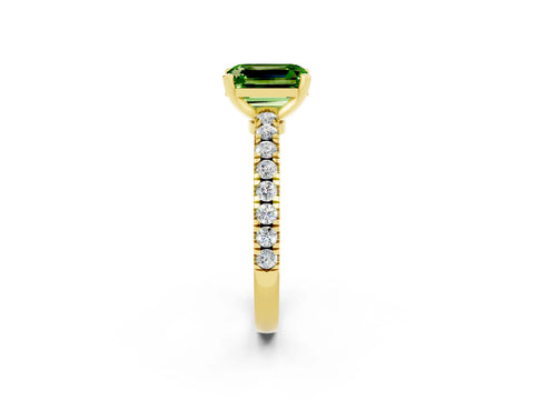 Yellow gold Emerald Cut Solitaire Diamond with Pavé Band and Four-Prong Setting_2