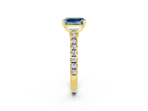 Yellow gold Emerald Cut Solitaire Diamond with Pavé Band and Four-Prong Setting_2