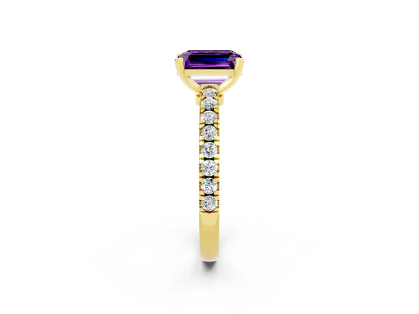 Yellow gold Emerald Cut Solitaire Amethyst with Pavé Band and Four-Prong Setting