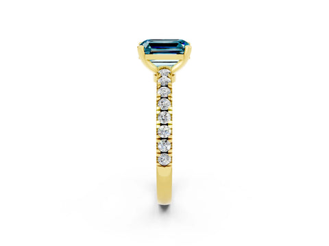 Yellow gold Emerald Cut Solitaire Diamond with Pavé Band and Four-Prong Setting_2