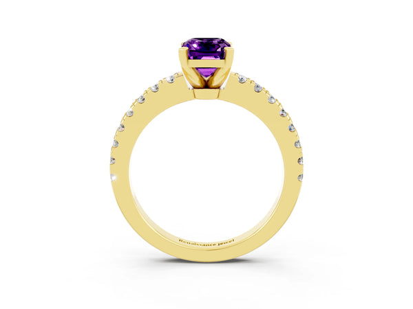Yellow gold Emerald Cut Solitaire Amethyst with Pavé Band and Four-Prong Setting