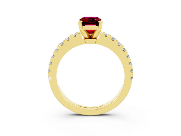 Yellow gold Emerald Cut Solitaire Garnet with Pavé Band and Four-Prong Setting