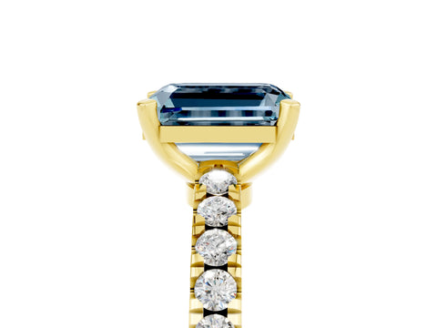 Yellow gold Emerald Cut Solitaire Diamond with Pavé Band and Four-Prong Setting_5