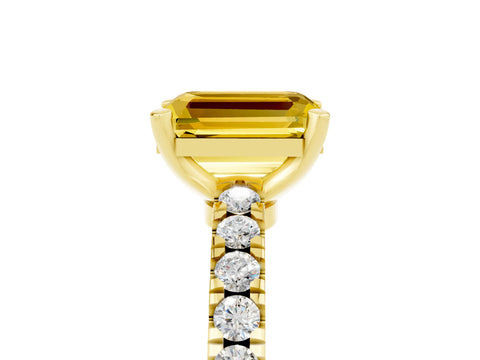 Yellow gold Emerald Cut Solitaire Diamond with Pavé Band and Four-Prong Setting_5