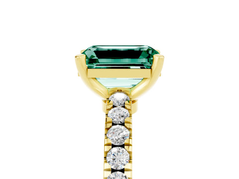 Yellow gold Emerald Cut Solitaire Diamond with Pavé Band and Four-Prong Setting_5