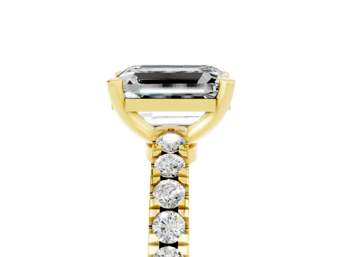 Yellow gold Emerald Cut Solitaire Diamond with Pavé Band and Four-Prong Setting_5
