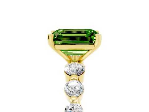 Yellow gold Emerald Cut Solitaire Peridot Ring with Pave Band and Four-Prong Setting_5