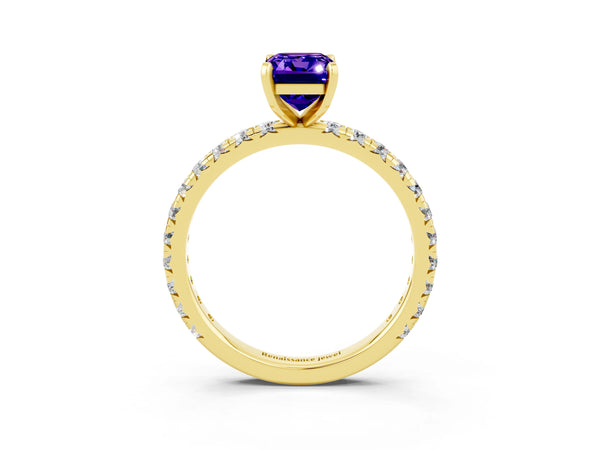 Yellow gold Emerald Cut Tanzanite Pavé Solitaire Ring with Round Band and Prong Setting