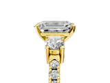 Yellow gold Emerald Cut Three-Stone Diamond Pavé Band with Prong Setting_28