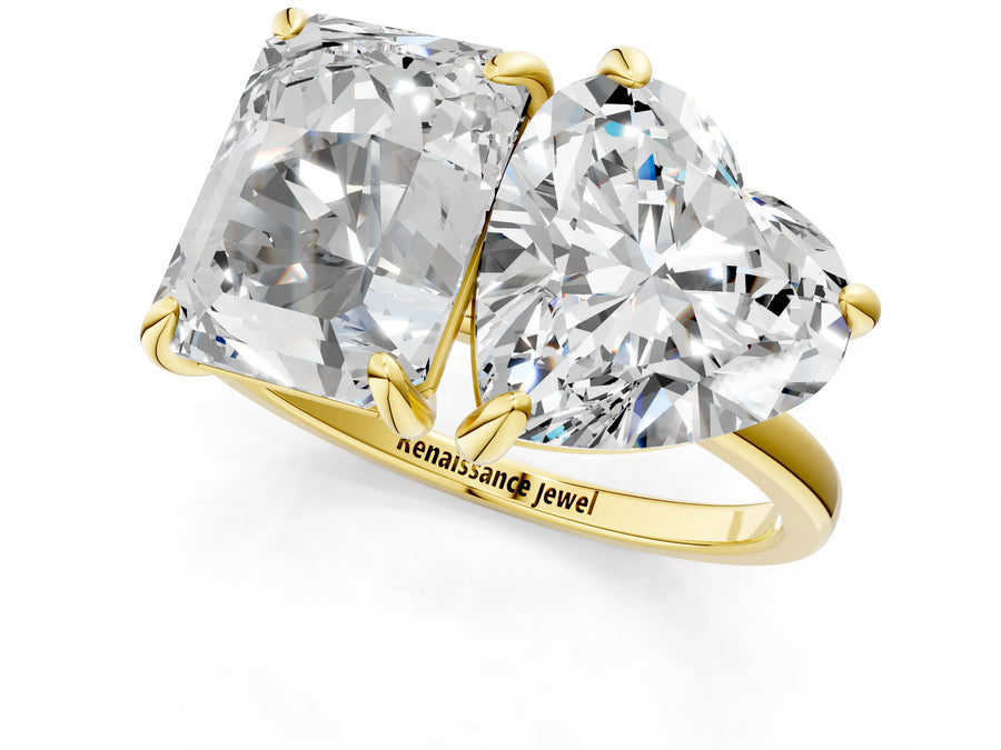 Yellow gold Emerald and Heart Toi Moi Ring with Prong Setting and Plain Band