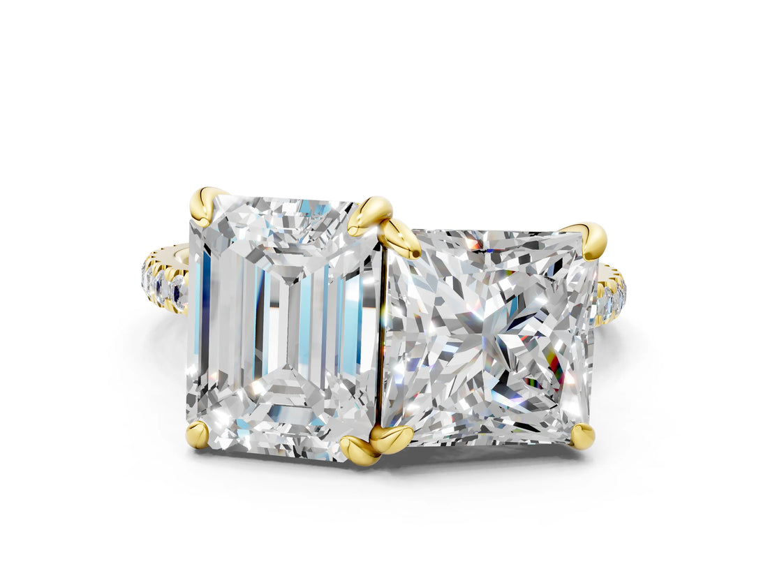 Yellow gold Emerald and Princess Toi Moi Ring with Prong Setting and Pave Band