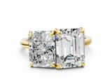 Yellow gold Emerald and Radiant Toi Moi Ring with Prong Setting and Plain Band_40
