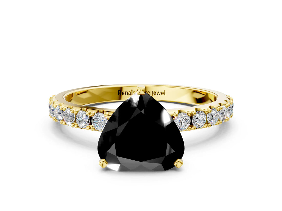 Yellow gold Fancy Black Heart Cut Diamond Solitaire Pavé Band with Four-Prong Setting