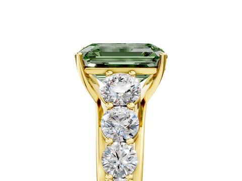 Yellow gold Fancy Green Emerald Cut Brilliant Diamond Pavé Band with Six-Prong Setting_5